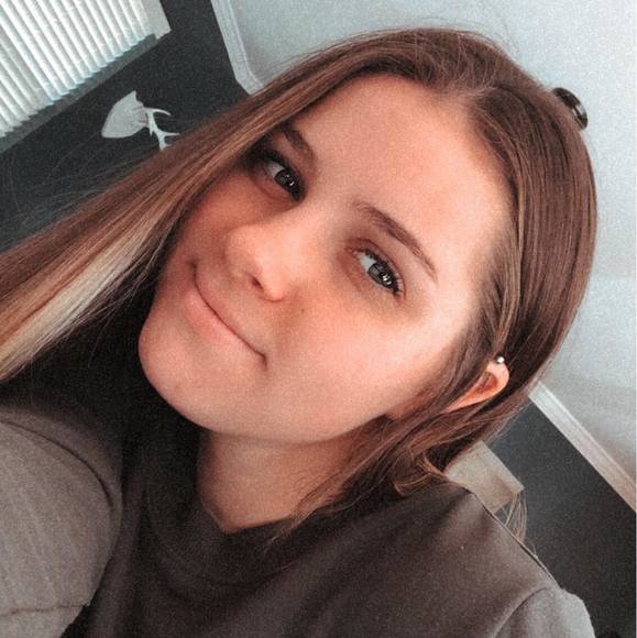 Meet your Posher, Michelle - Picture 1 of 1